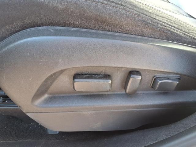 Photo of 2013 White Diamond Tricoat Chevrolet Equinox