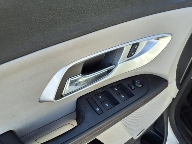 Photo of 2013 White Diamond Tricoat Chevrolet Equinox