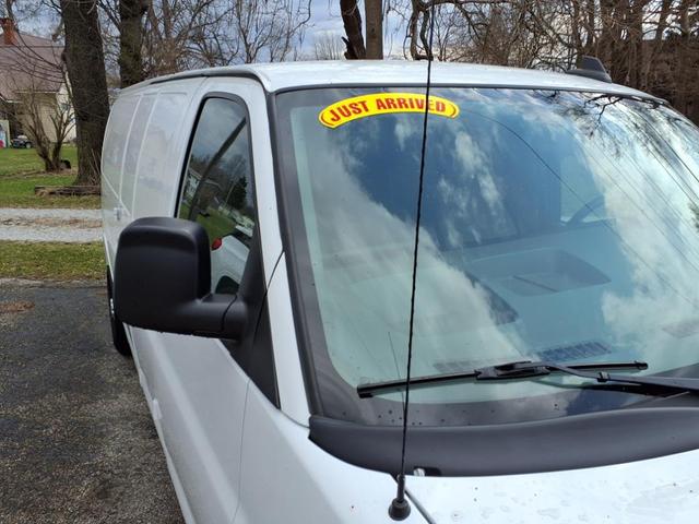 Photo of 2019 Summit White Chevrolet Express 3500
