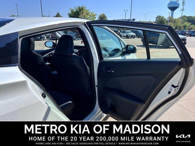 Photo of 2018 White Toyota Prius