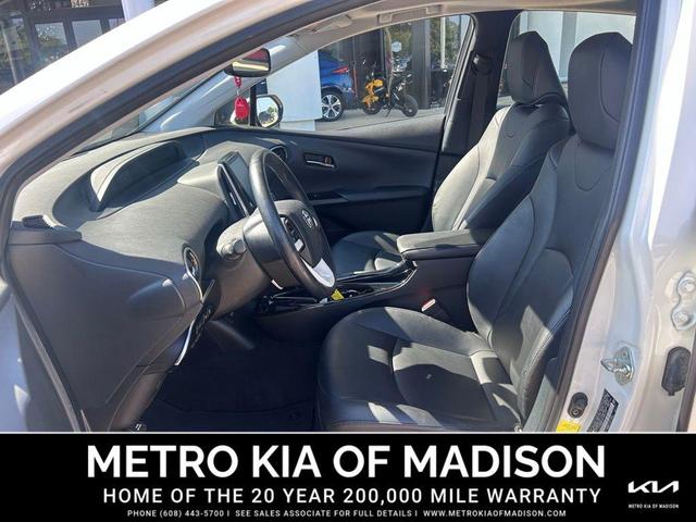 Photo of 2018 White Toyota Prius
