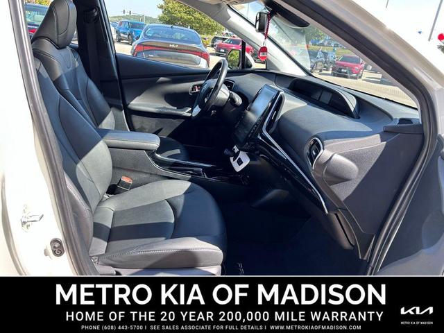 Photo of 2018 White Toyota Prius