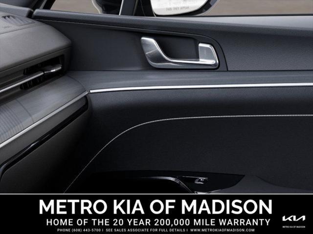 Photo of 2025 Snow White Pearl Kia K5