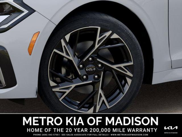 Photo of 2025 Snow White Pearl Kia K5