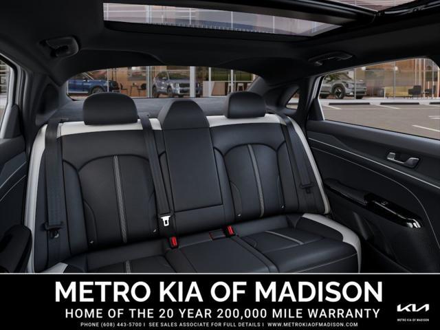 Photo of 2025 Snow White Pearl Kia K5