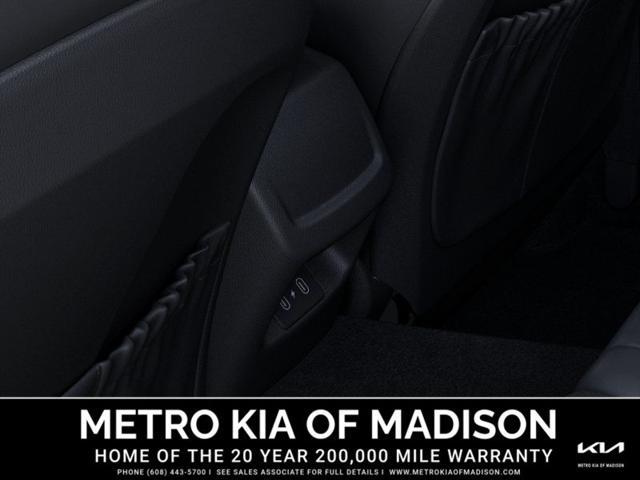 Photo of 2025 Snow White Pearl Kia K5