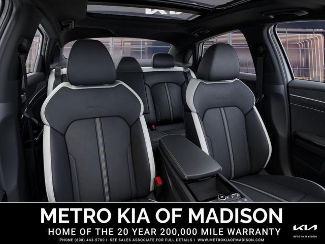 Photo of 2025 Snow White Pearl Kia K5