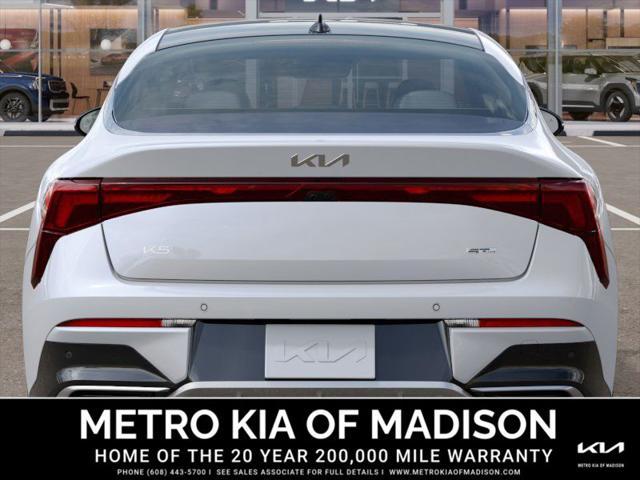 Photo of 2025 Snow White Pearl Kia K5
