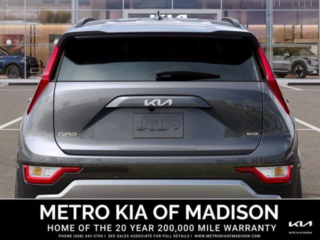 Photo of 2025 Steel Gray Kia Niro