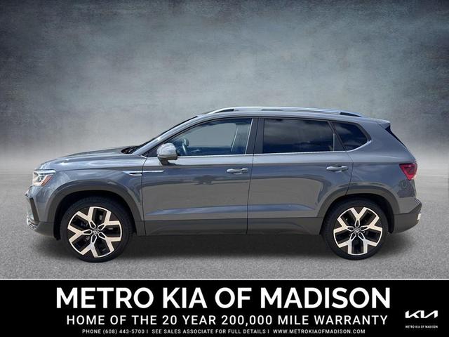 Photo of 2022 Gray Volkswagen Taos