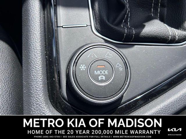 Photo of 2022 Gray Volkswagen Taos