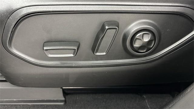 Photo of 2024 Bright White Clearcoat Jeep Grand Cherokee