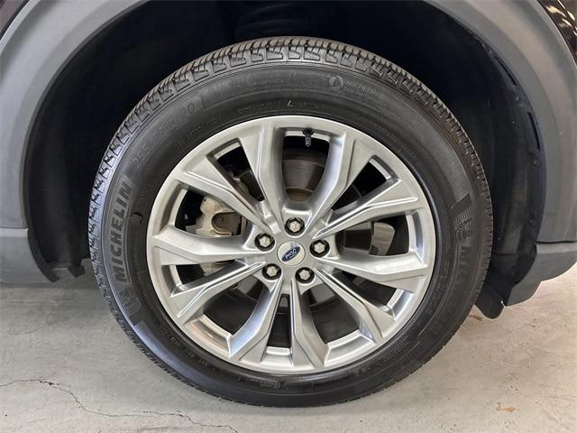 Photo of 2022 AGATE BLACK METALLIC Ford Explorer