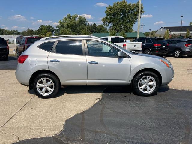 Photo of 2010 Silver Nissan Rogue