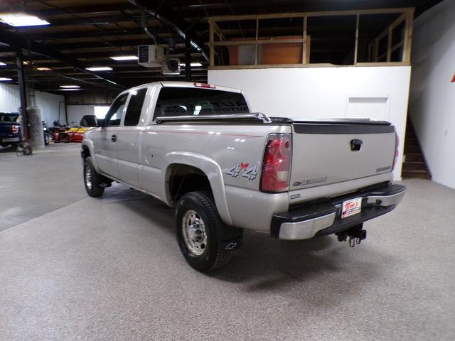 Photo of 2004 Silver Birch Metallic Chevrolet Silverado 2500