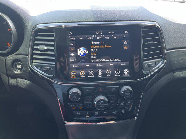 Photo of 2021 Bright White Clearcoat Jeep Grand Cherokee