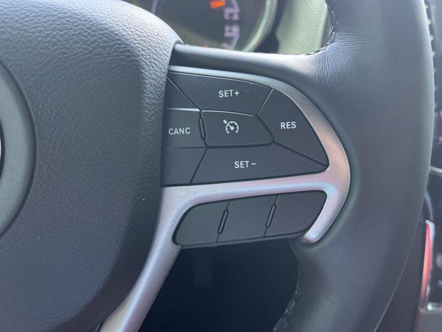 Photo of 2021 Bright White Clearcoat Jeep Grand Cherokee