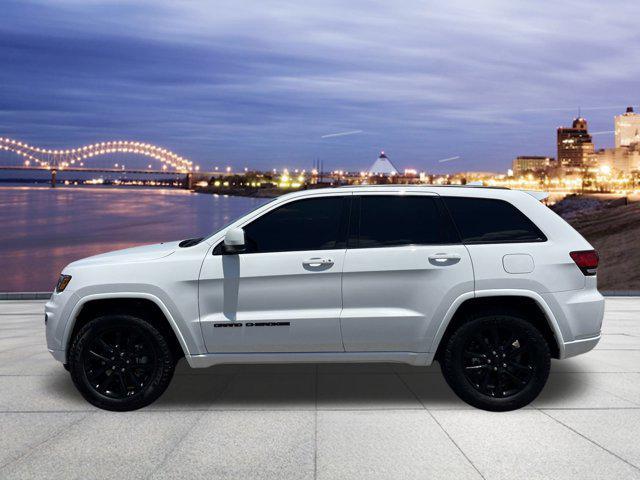 Photo of 2021 Bright White Clearcoat Jeep Grand Cherokee