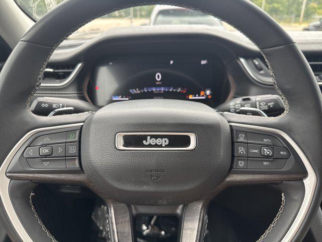 Photo of 2023 Bright White Clearcoat Jeep Grand Cherokee