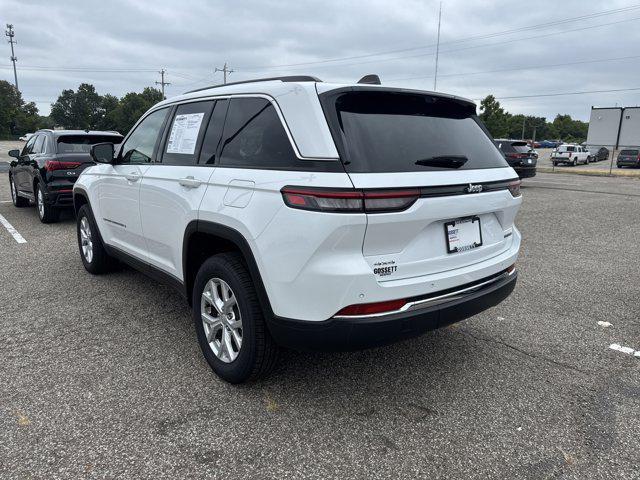 Photo of 2023 Bright White Clearcoat Jeep Grand Cherokee