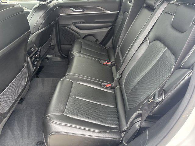 Photo of 2023 Bright White Clearcoat Jeep Grand Cherokee