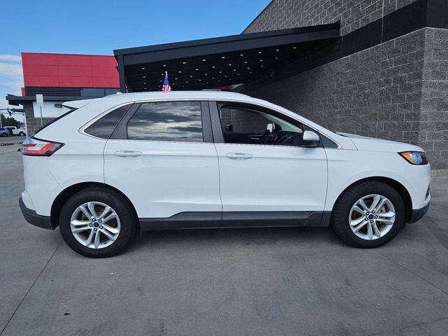 Photo of 2020 Oxford White Ford Edge