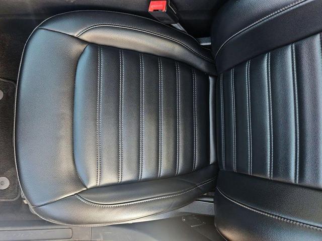 Photo of 2020 Oxford White Ford Edge