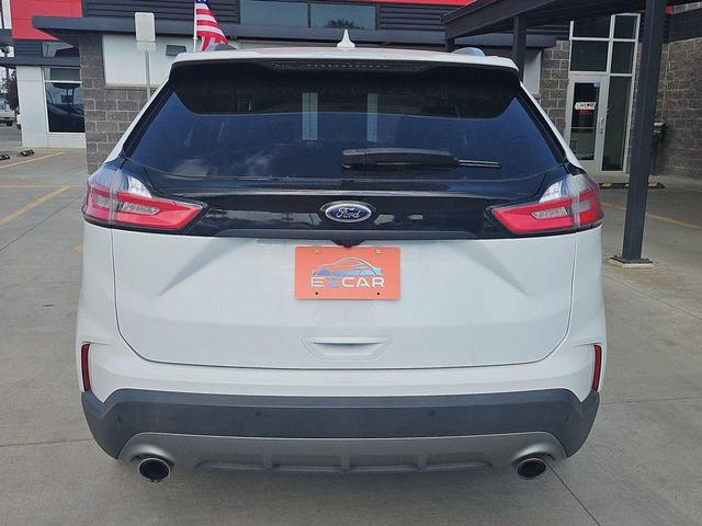 Photo of 2020 Oxford White Ford Edge