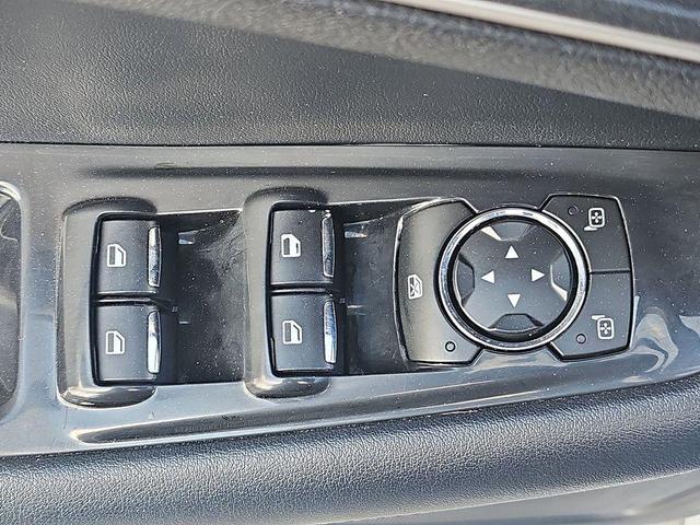 Photo of 2020 Oxford White Ford Edge