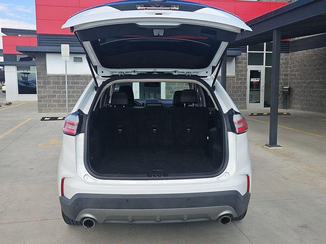 Photo of 2020 Oxford White Ford Edge