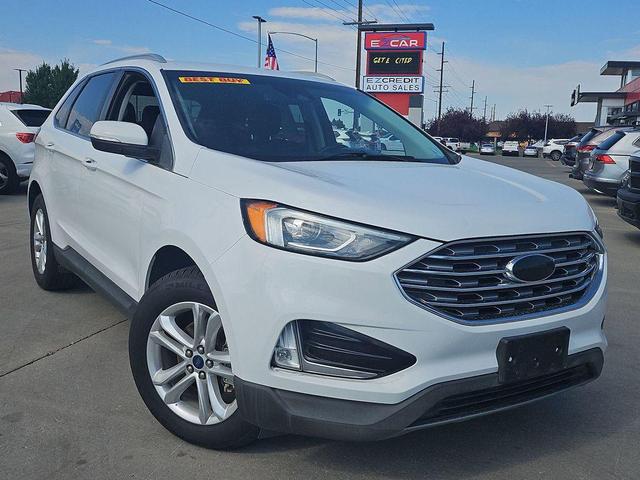 Photo of 2020 Oxford White Ford Edge