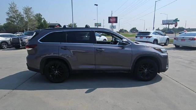 Photo of 2019 Predawn Gray Mica Toyota Highlander
