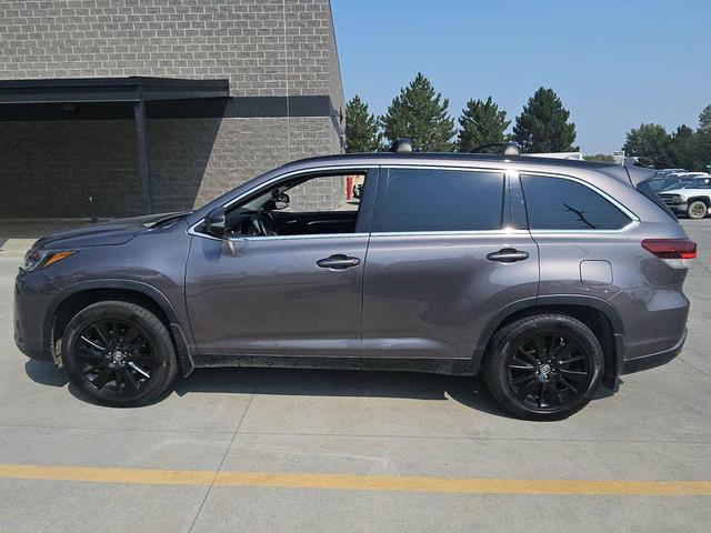 Photo of 2019 Predawn Gray Mica Toyota Highlander