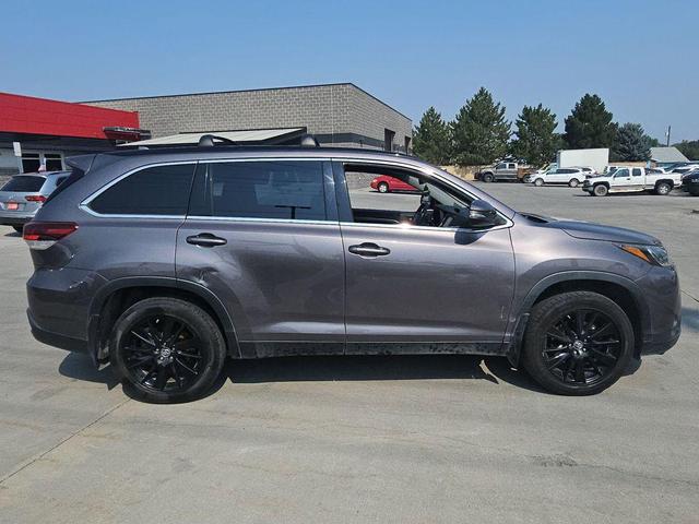 Photo of 2019 Predawn Gray Mica Toyota Highlander