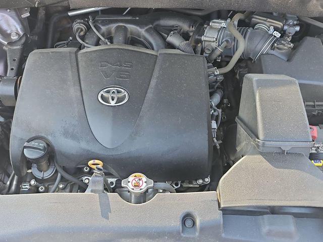 Photo of 2019 Predawn Gray Mica Toyota Highlander