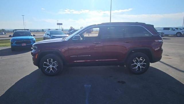 Photo of 2025 Velvet Red Pearlcoat Jeep Grand Cherokee