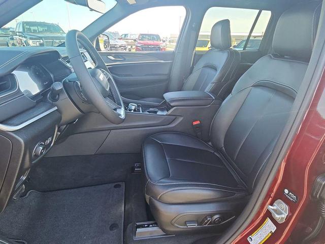 Photo of 2025 Velvet Red Pearlcoat Jeep Grand Cherokee