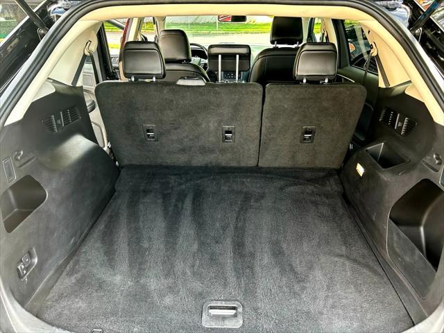 Photo of 2023 Agate Black Metallic Ford Edge