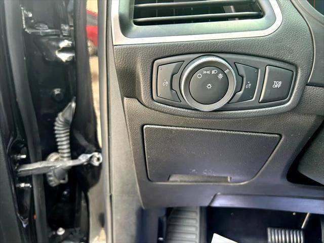 Photo of 2023 Agate Black Metallic Ford Edge