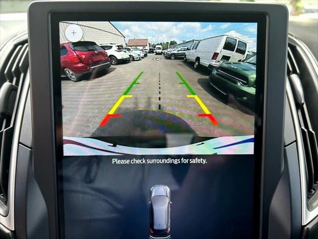 Photo of 2023 Agate Black Metallic Ford Edge