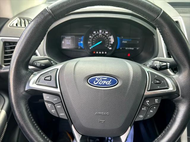 Photo of 2023 Agate Black Metallic Ford Edge
