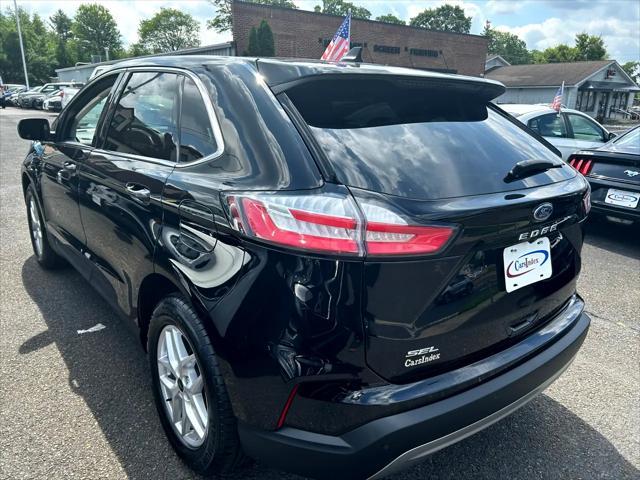 Photo of 2023 Agate Black Metallic Ford Edge
