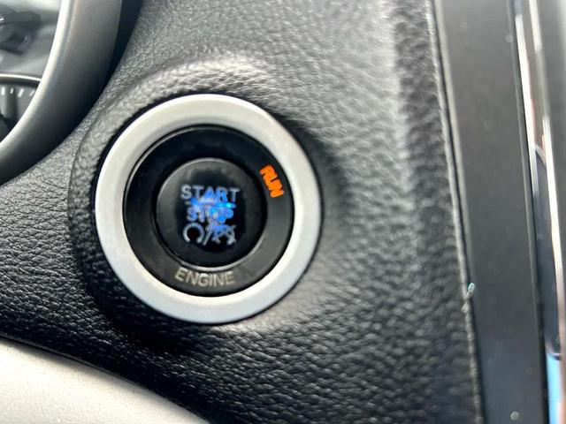 Photo of 2012 Bright Silver Metallic Clearcoat Dodge Journey
