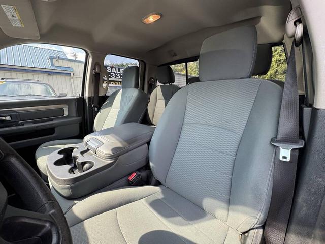 Photo of 2015 Brilliant Black Crystal Pearlcoat RAM 1500