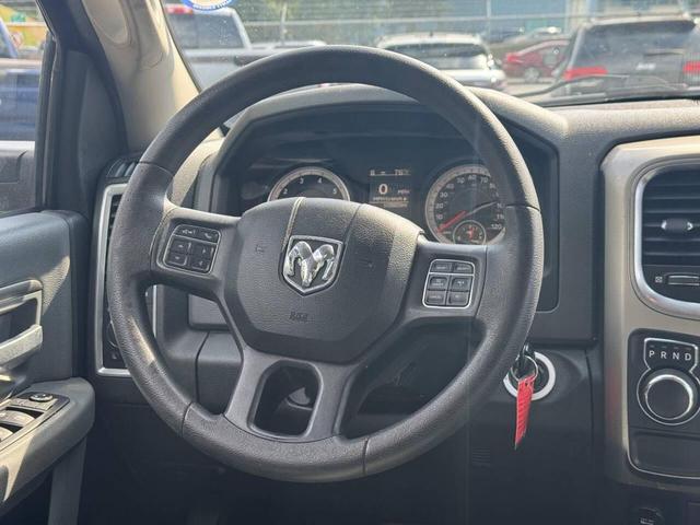 Photo of 2015 Brilliant Black Crystal Pearlcoat RAM 1500