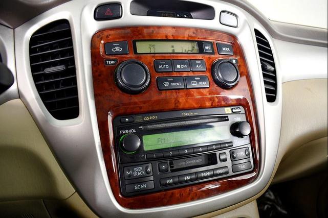 Photo of 2006 Sonora Gold Pearl Toyota Highlander Hybrid
