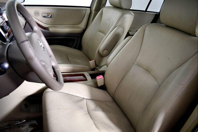 Photo of 2006 Sonora Gold Pearl Toyota Highlander Hybrid