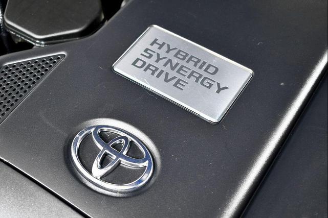 Photo of 2006 Sonora Gold Pearl Toyota Highlander Hybrid