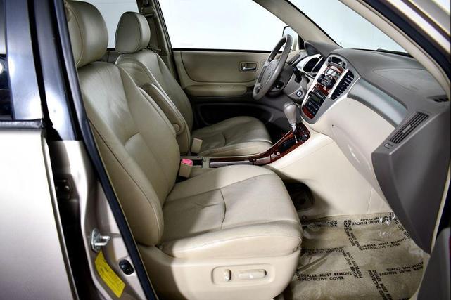 Photo of 2006 Sonora Gold Pearl Toyota Highlander Hybrid