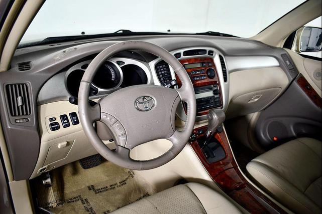 Photo of 2006 Sonora Gold Pearl Toyota Highlander Hybrid